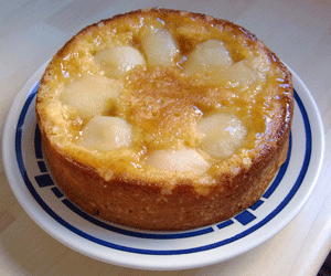 Gestürzter Birne-Polenta-Kuchen Gestürzter Birne-Polenta-Kuchen